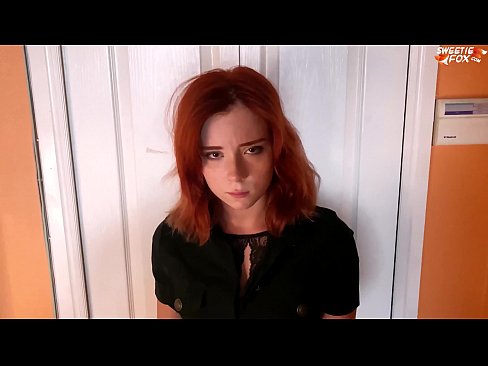 ❤️ Molebeli oa Tšireletso o Otle Mosali e Motle ka ho Utsoa Lebenkeleng - Cum In Mouth ho st.4k-porno.ru ❤